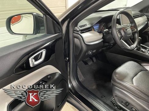 Used 2024 Jeep Compass Limited AWD/4WD image 10