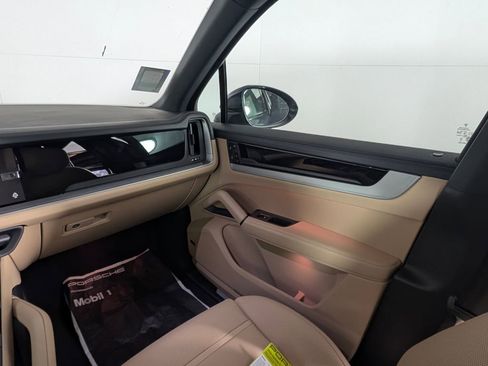 New 2026 Porsche Cayenne E-Hybrid image 23
