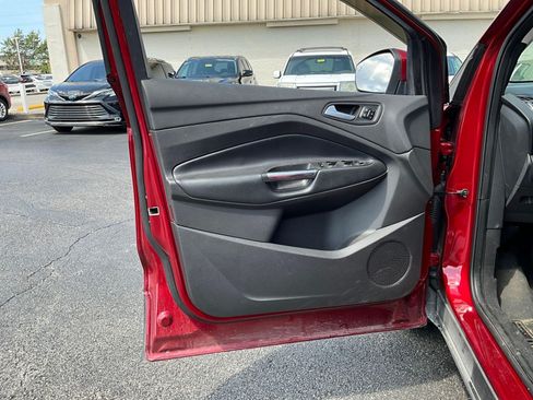 Used 2018 Ford Escape Titanium w/ Ford Safe & Smart Package FWD image 18