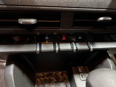 Used 2024 Chevrolet Colorado W/T image 24