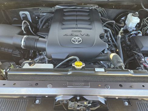 Used 2017 Toyota Tundra SR5 image 32