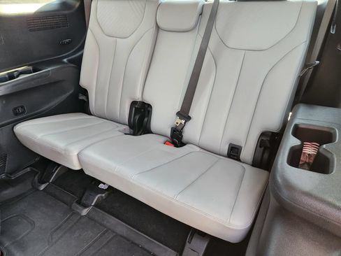 Used 2024 Hyundai Palisade SEL FWD image 32