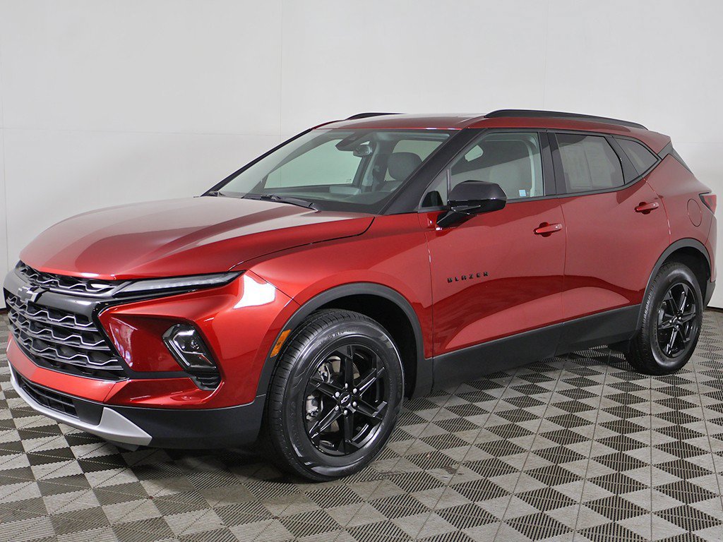 Used 2024 Chevrolet Blazer LT w/ Convenience Package FWD image 8