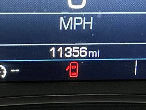 Used 2023 GMC Acadia SLE w/ Driver Convenience Package image 29