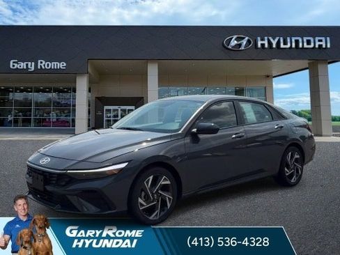 Certified 2025 Hyundai Elantra SEL FWD image 4