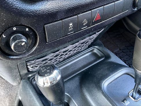 Used 2018 Jeep Wrangler Sport image 33