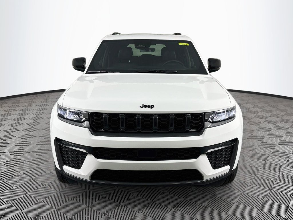 New 2027 Jeep Grand Cherokee Limited AWD/4WD image 2