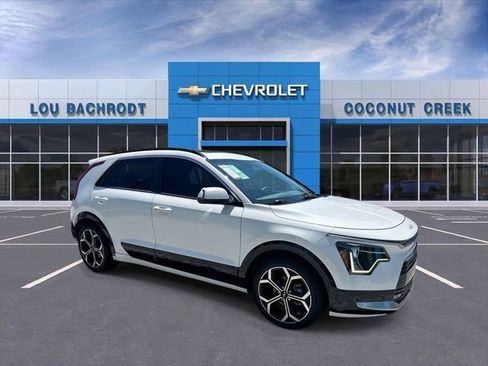 Used 2023 Kia Niro EX Touring FWD image 2