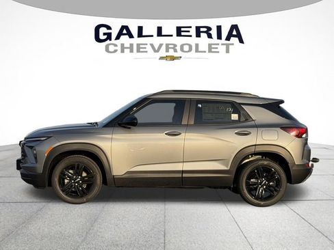 New 2026 Chevrolet TrailBlazer LT w/ Midnight Edition FWD image 4