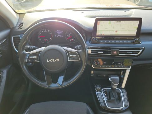 Used 2023 Kia Seltos S w/ Navigation Package AWD/4WD image 18