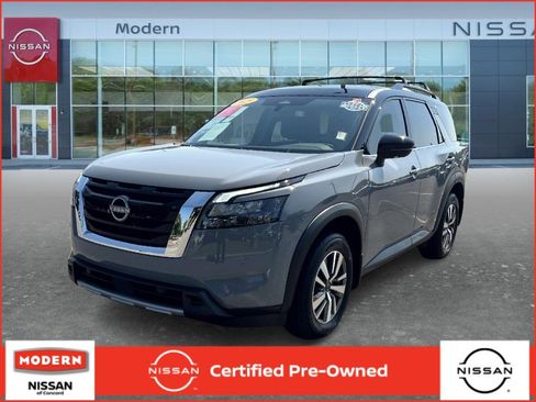 Certified 2025 Nissan Pathfinder SL FWD image 1