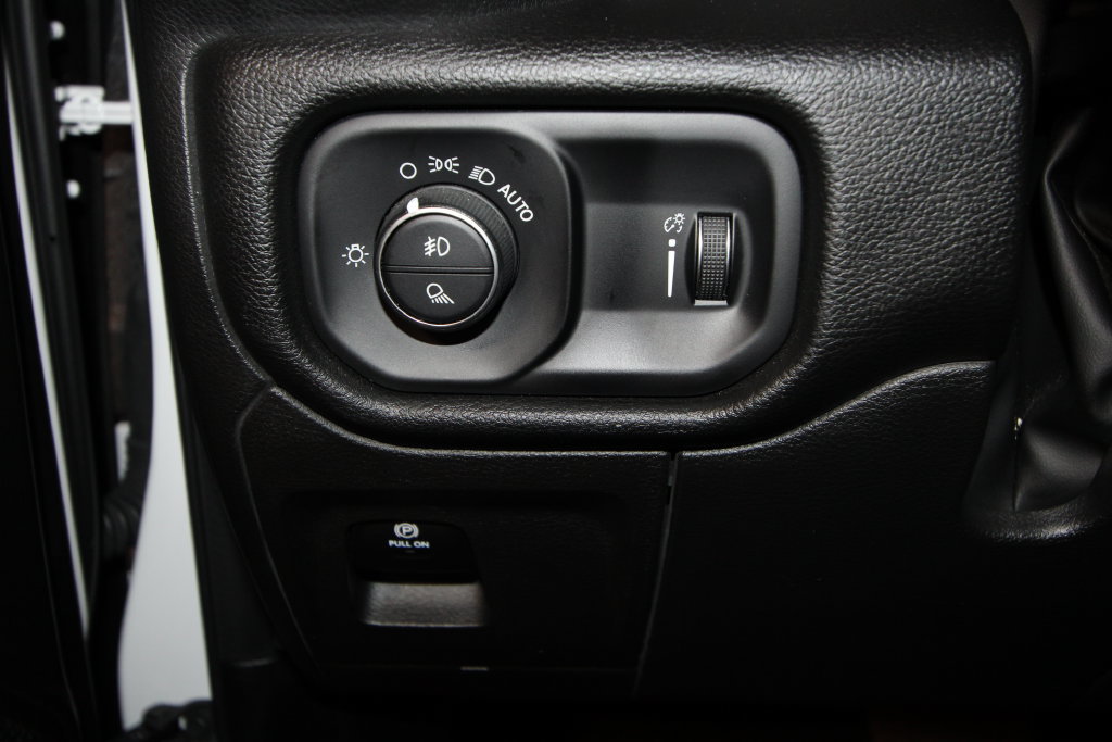 Used 2023 RAM 1500 Big Horn AWD/4WD image 6