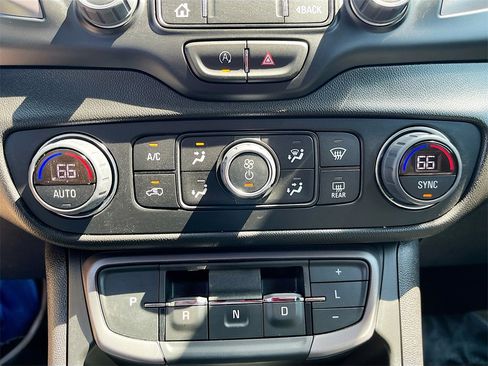 Used 2024 GMC Terrain AT4 w/ Tech Package image 15