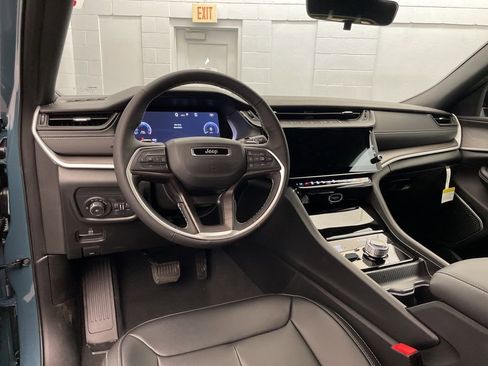 New 2026 Jeep Grand Cherokee L Limited w/ Limited Altitude Package image 9