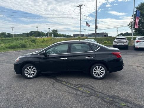 Used 2019 Nissan Sentra SV w/ Exterior Package FWD image 6