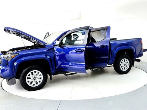 Certified 2024 Toyota Tacoma SR5 image 10