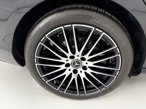 Used 2025 Mercedes-Benz C 300 Sedan image 31