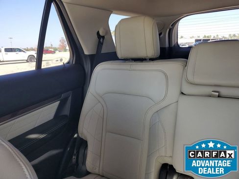 Used 2019 Ford Explorer Platinum image 13