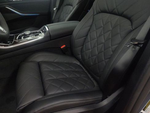 New 2026 BMW X5 xDrive50e image 17