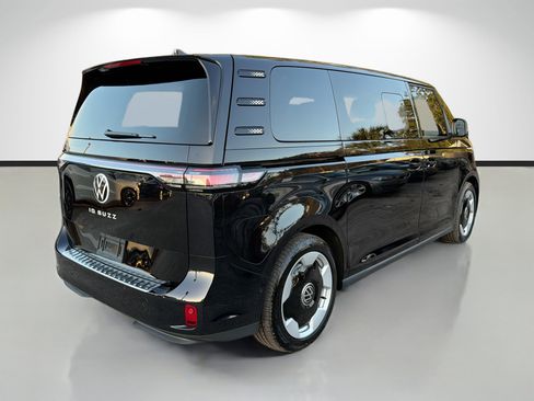 New 2025 Volkswagen ID. Buzz Pro S image 3