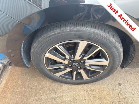 Used 2025 Nissan Versa SV FWD image 15