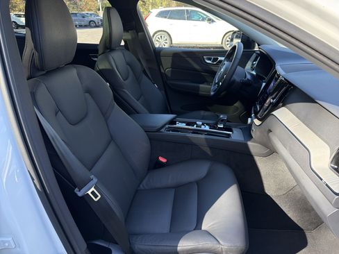 Certified 2025 Volvo XC60 B5 Plus image 35