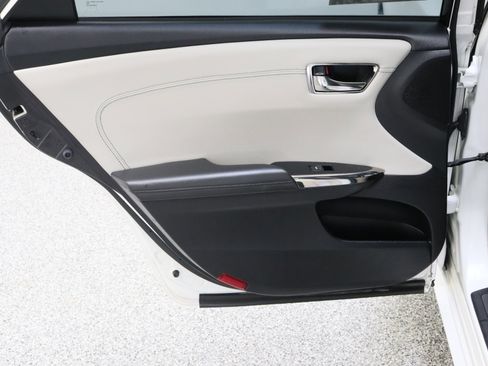Used 2018 Toyota Avalon Limited FWD image 30