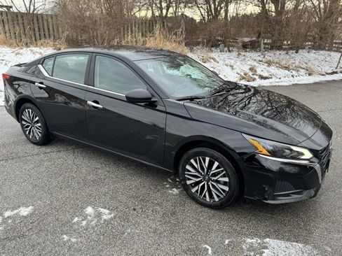 Used 2025 Nissan Altima 2.5 SV image 4