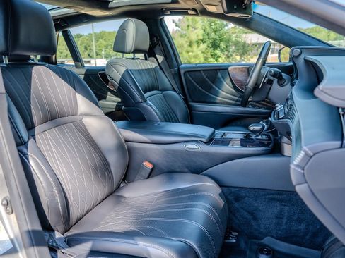 Used 2018 Lexus LS 500 w/ Luxury Package RWD image 31