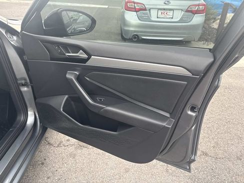 Used 2020 Volkswagen Jetta R-Line FWD image 21