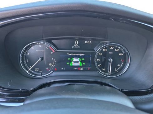 Used 2025 Cadillac XT6 Luxury image 14