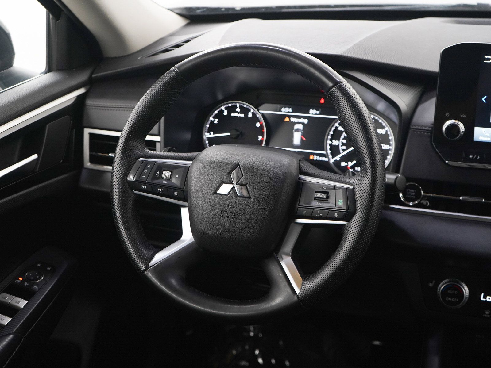 Used 2024 Mitsubishi Outlander SE AWD/4WD image 14