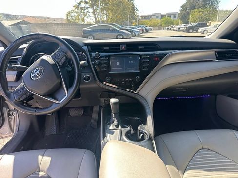 Used 2018 Toyota Camry SE w/ Convenience Package FWD image 7