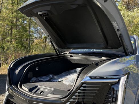 New 2026 Cadillac Escalade IQL Luxury image 11