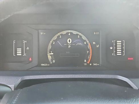 Used 2025 Toyota 4Runner SR5 AWD/4WD image 14