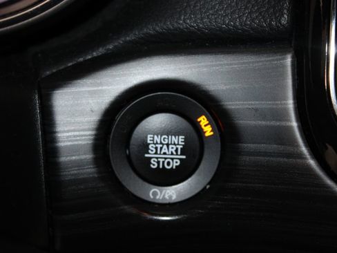 Used 2022 Jeep Grand Cherokee Laredo X AWD/4WD image 26
