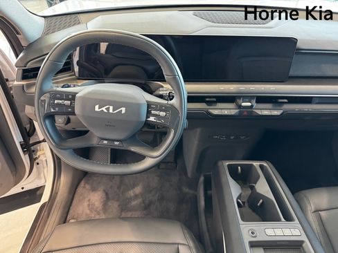 New 2026 Kia EV9 Wind image 13