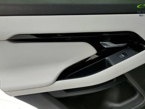 Used 2026 Land Rover Range Rover Evoque S AWD/4WD image 46