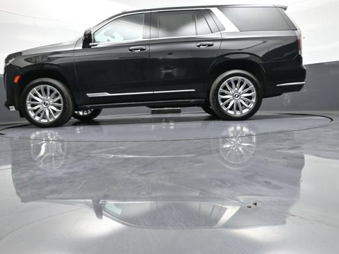 Used 2024 Cadillac Escalade Premium Luxury AWD/4WD image 39