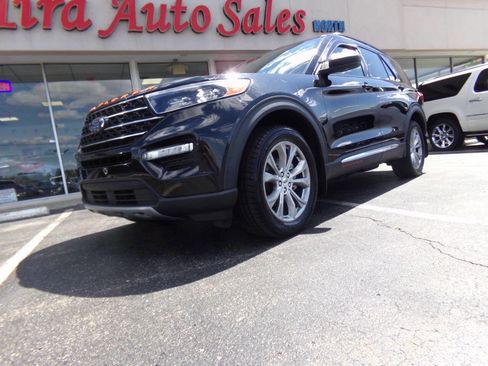 Used 2020 Ford Explorer XLT w/ Equipment Group 202A AWD/4WD image 68