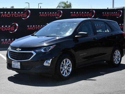 Used 2021 Chevrolet Equinox LS FWD image 3