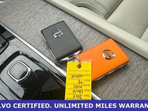 Certified 2024 Volvo XC90 T8 Ultimate AWD/4WD image 31