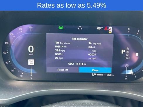 Used 2023 Volvo XC60 B5 Plus image 6