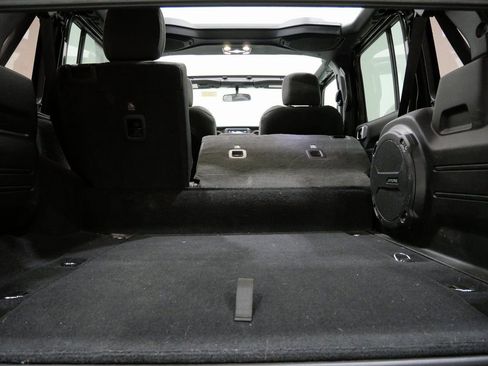 Used 2023 Jeep Wrangler Unlimited w/ Cold Weather Group image 26