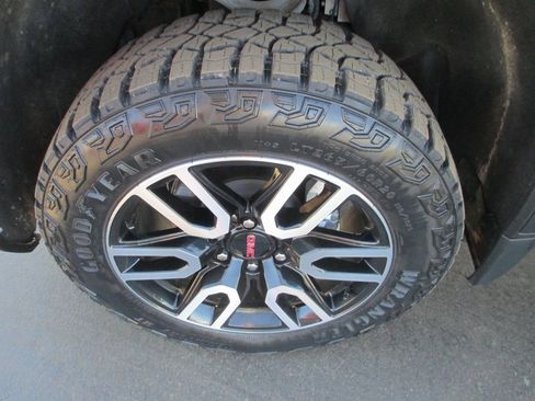 Used 2024 GMC Sierra 1500 AT4 w/ AT4 Premium Package image 13