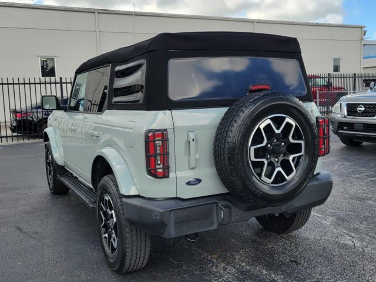 Used 2023 Ford Bronco Outer Banks AWD/4WD image 5