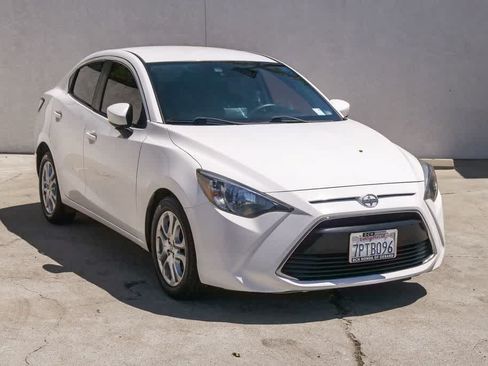 Used 2016 Scion iA FWD image 3