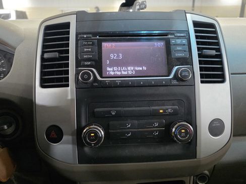 Used 2015 Nissan Frontier SV image 17