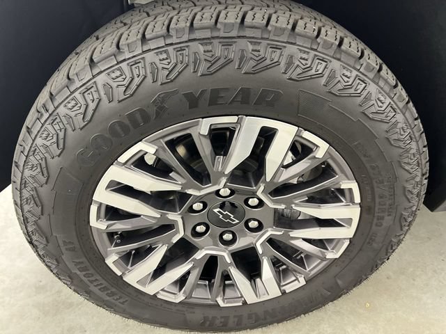 Used 2026 Chevrolet Tahoe Z71 AWD/4WD image 34