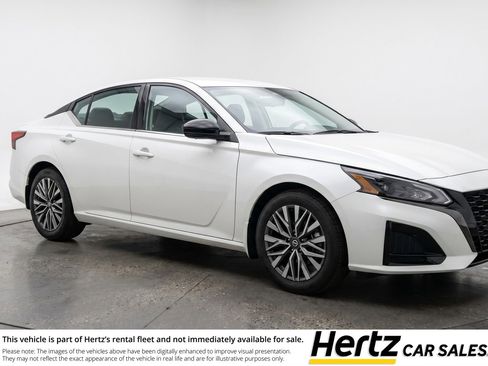 Used 2025 Nissan Altima 2.5 SV FWD image 1